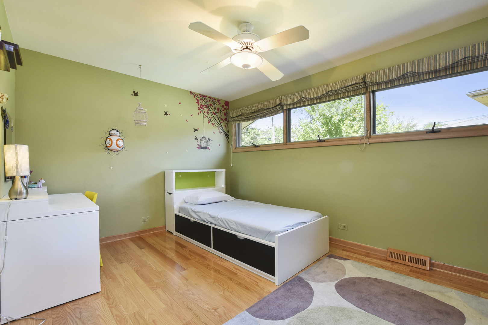 296 Uvedale Road Riverside, IL 60546 - Photo 22 of 39