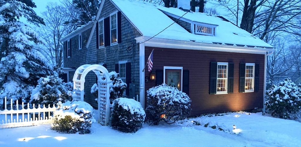 17 South Main Street Petersham, MA 01366 - Photo 24 of 24 a front view of a house