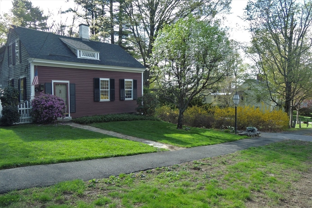 17 South Main Street Petersham, MA 01366 - Photo 3 of 24 a front view of house with yard and green space