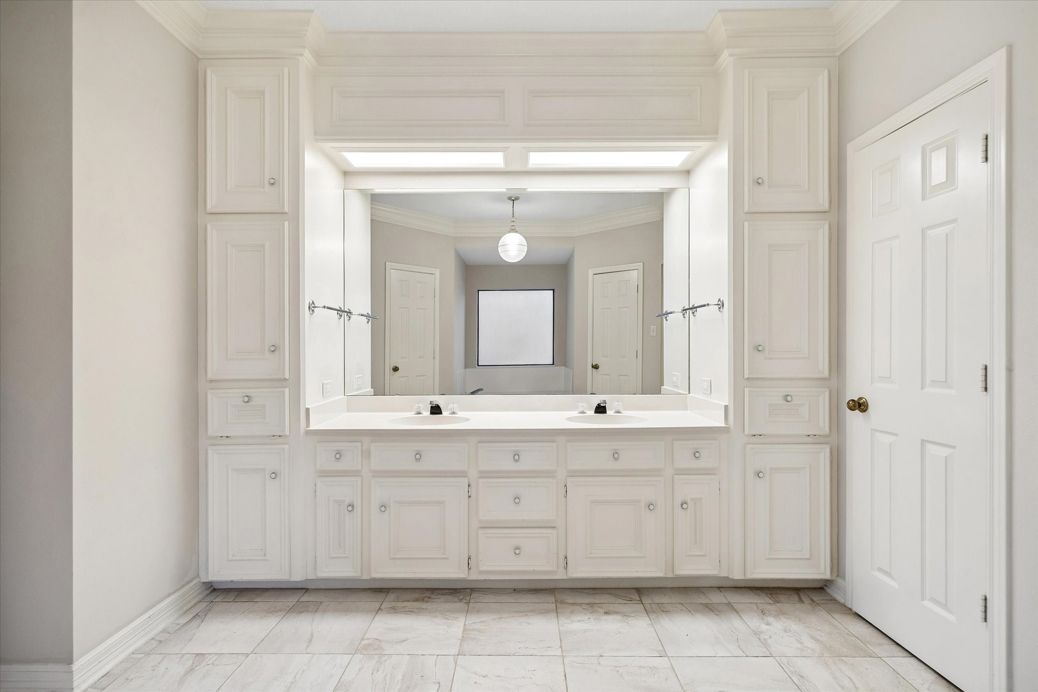 1707 Rambling Stone Drive Richmond, TX 77406 - Photo 20 of 42 DUAL VANITY WITH EXTENSIVE CABINET STORAGE AND COUNTER SPACE DESIGNED FOR CONVENIENCE AND ORGANIZATION.