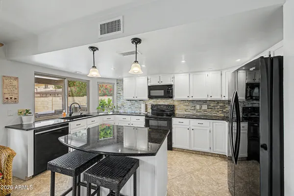 $559,000 | 6408 West Sunnyside Drive, Glendale, AZ 85304