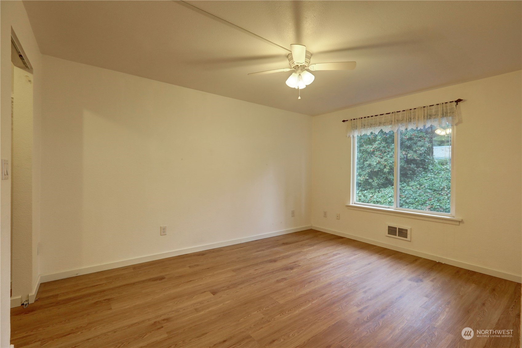 4300 Northeast Sunset Boulevard, Unit G4 Renton, WA 98059 - Photo 8 of 16 Gallery Image 8