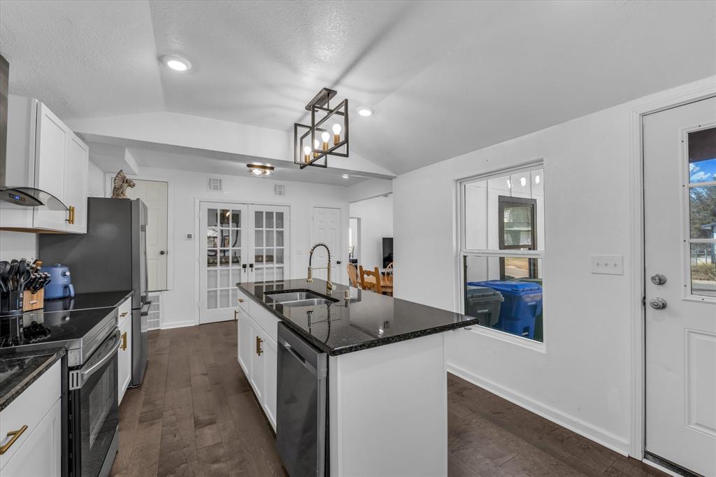1209 Southey Street Waco, TX 76704 - Photo 9 of 21 Kitchen