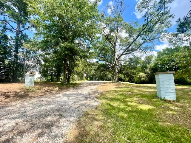 $250,000 | 402 Drury Lane, Brookhaven, MS 39601
