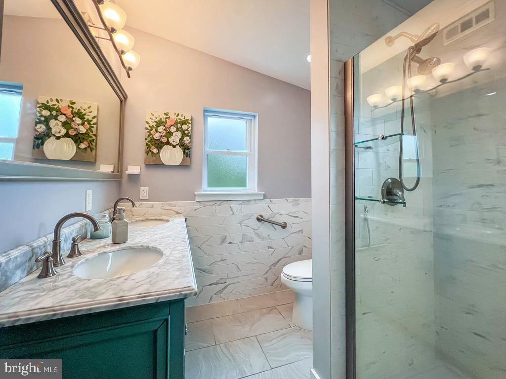 3950 Sidney Road Huntingdon Valley, PA 19006 - Photo 21 of 48 Main Bathroom