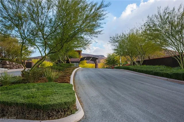 $975,000 | 8 Sanctuary Peak Court, Henderson, NV 89012