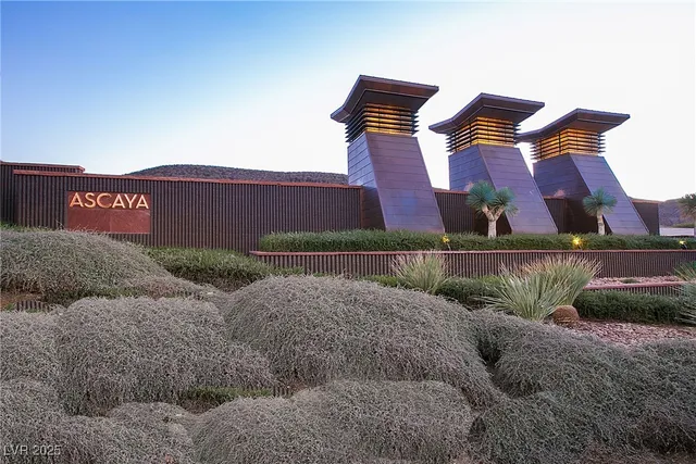 $975,000 | 8 Sanctuary Peak Court, Henderson, NV 89012