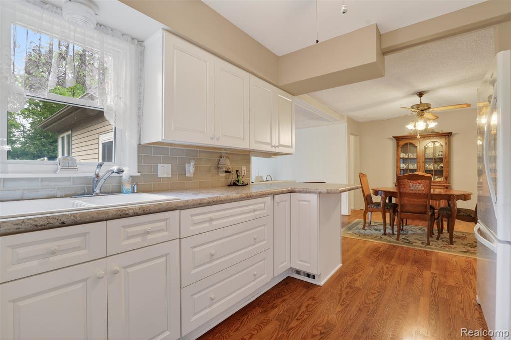 5090 Torrey Road Flint, MI 48507 - Photo 7 of 43