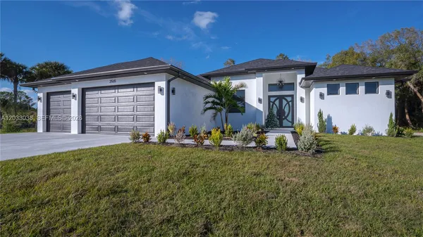 $809,900 | 2565 28th Avenue Southeast, Naples, FL 34117