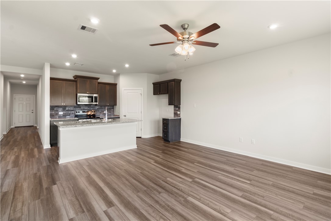 5520 Harriet Street Bryan, TX 77807 - Photo 4 of 21