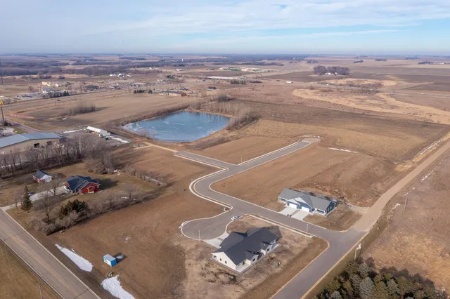 $5,000 | 113 Bluestem Drive, Blue Earth, MN 56013