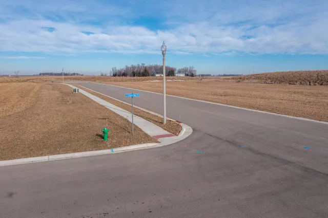 $5,000 | 113 Bluestem Drive, Blue Earth, MN 56013