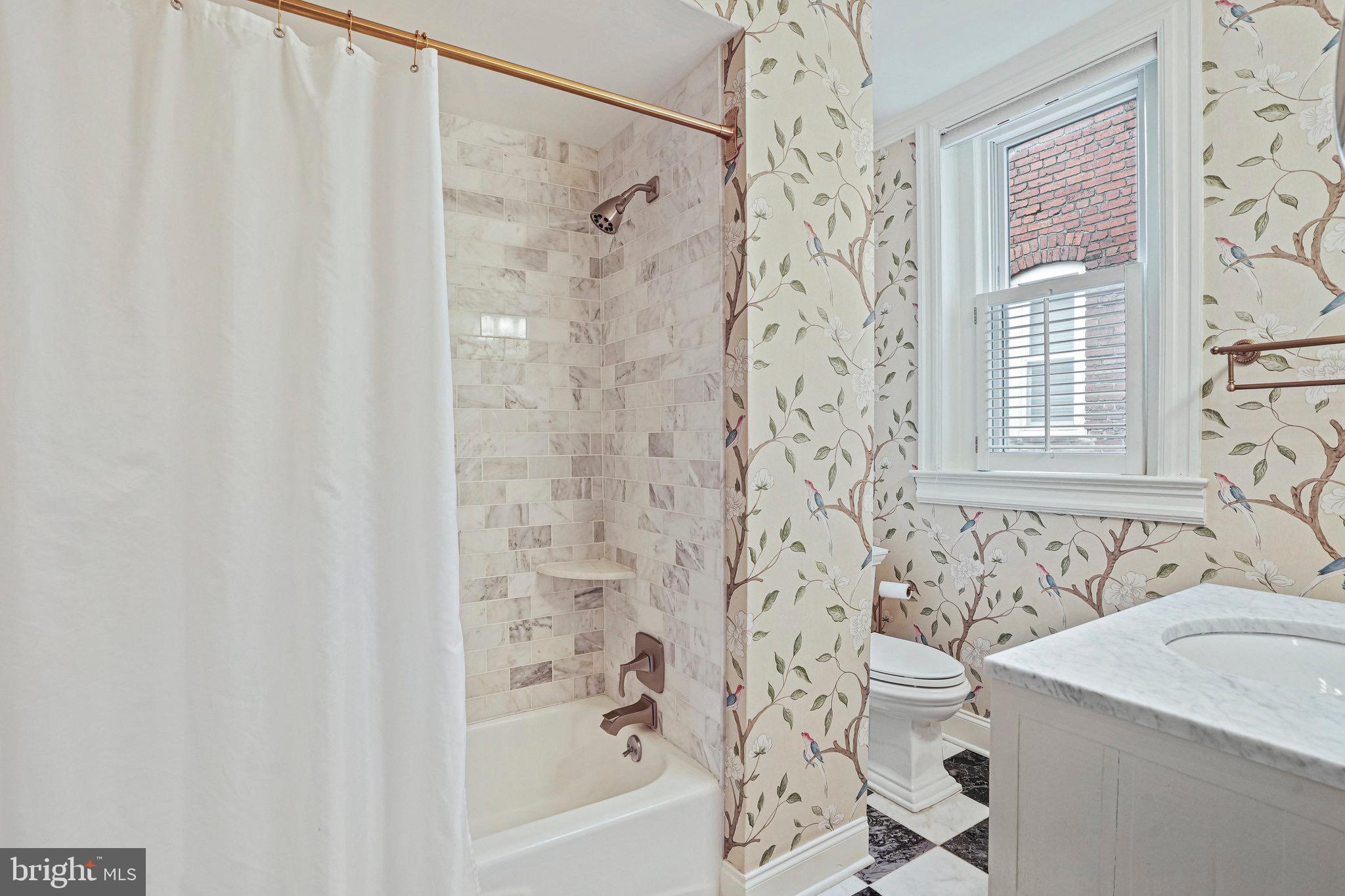 1850 Kalorama Road Northwest, Unit A Washington, DC 20009 - Photo 21 of 35 Hall bathroom