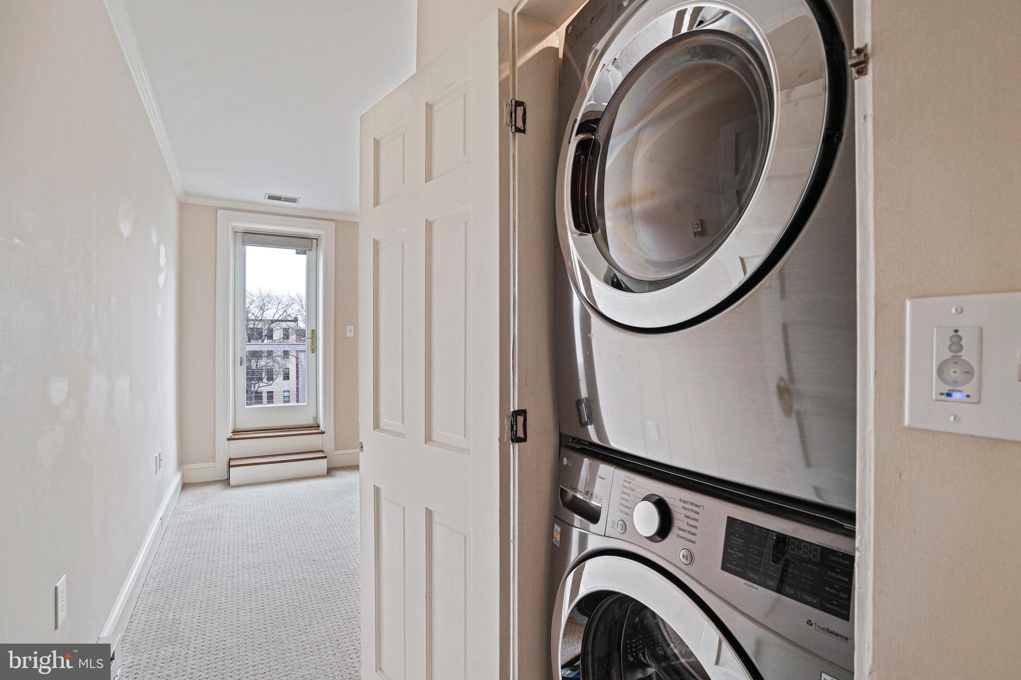 1850 Kalorama Road Northwest, Unit A Washington, DC 20009 - Photo 23 of 35 In-unit washer/dryer