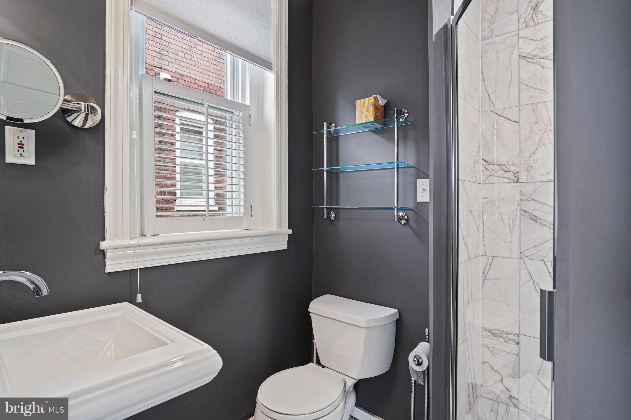 1850 Kalorama Road Northwest, Unit A Washington, DC 20009 - Photo 26 of 35 Ensuite bathroom