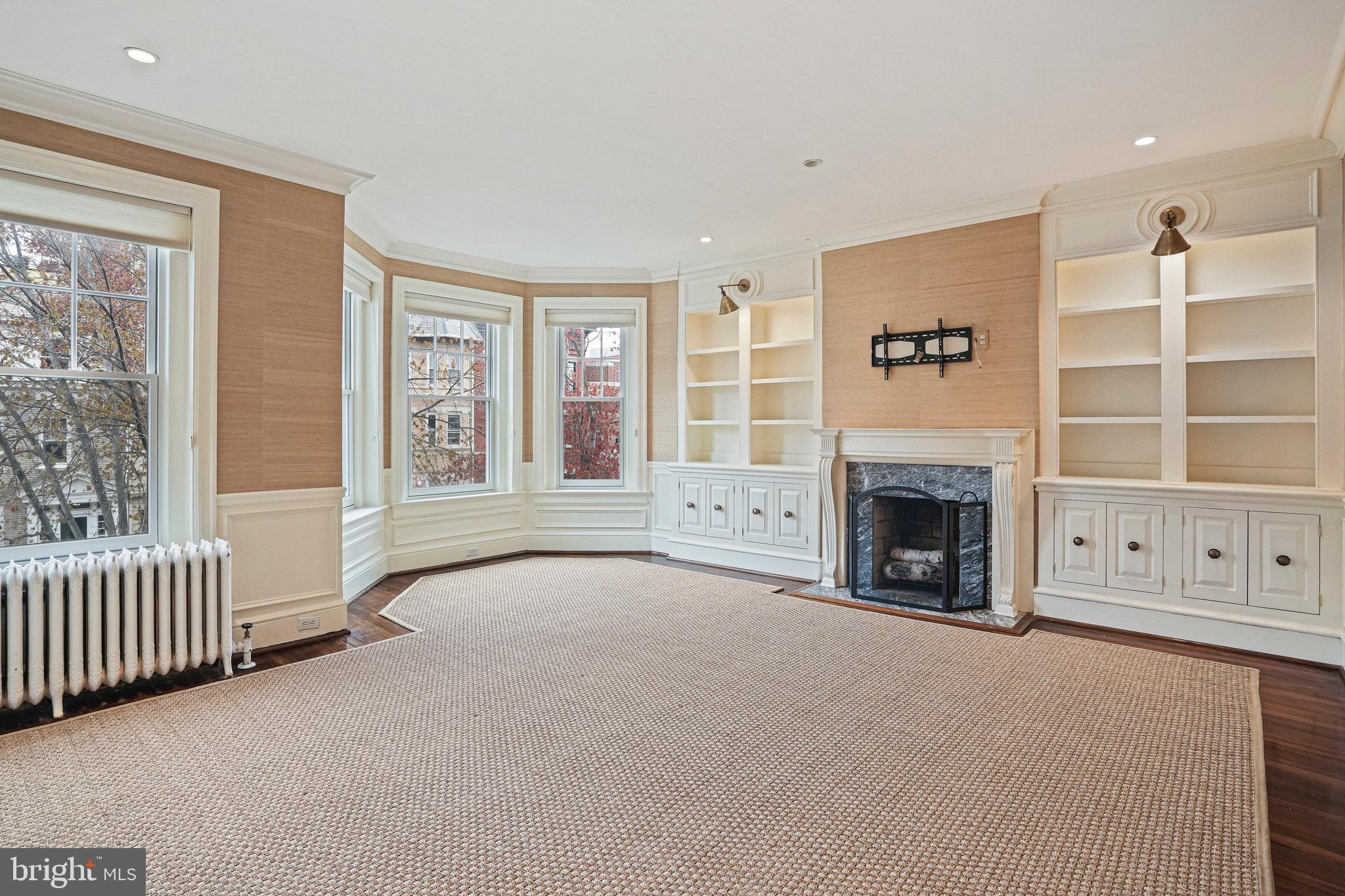 1850 Kalorama Road Northwest, Unit A Washington, DC 20009 - Photo 6 of 35 Living room