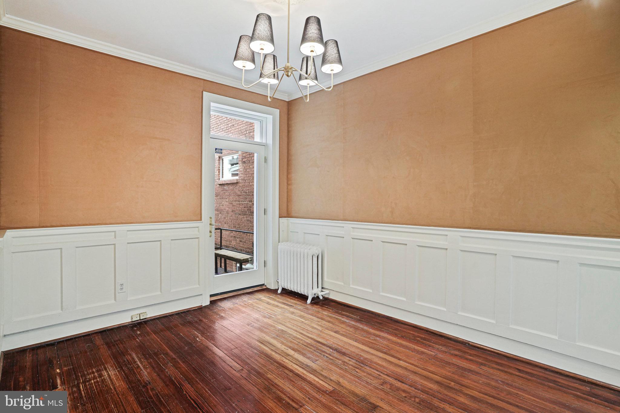 1850 Kalorama Road Northwest, Unit A Washington, DC 20009 - Photo 9 of 35 Family room/Den/Casual Dining room