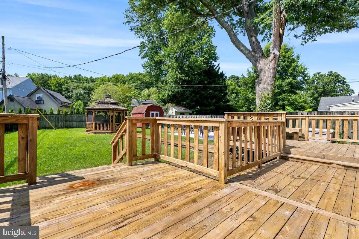 301 Beverley Place Edgewater, MD 21037 - Photo 11 of 42 Back deck