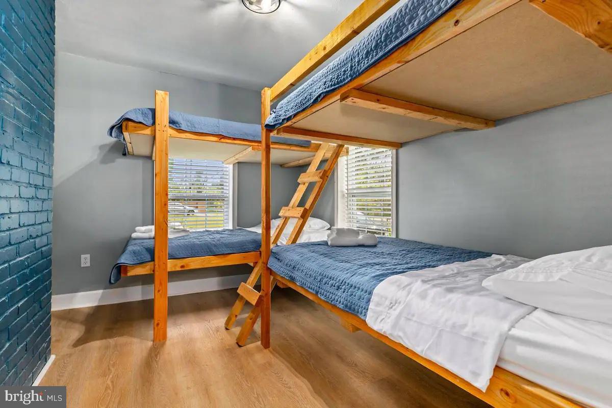 301 Beverley Place Edgewater, MD 21037 - Photo 20 of 42 Main floor bedroom