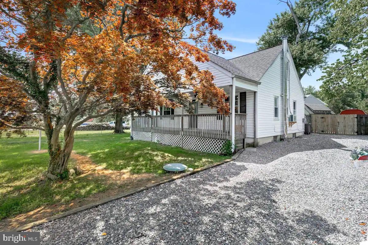 301 Beverley Place Edgewater, MD 21037 - Photo 24 of 42 Front of house