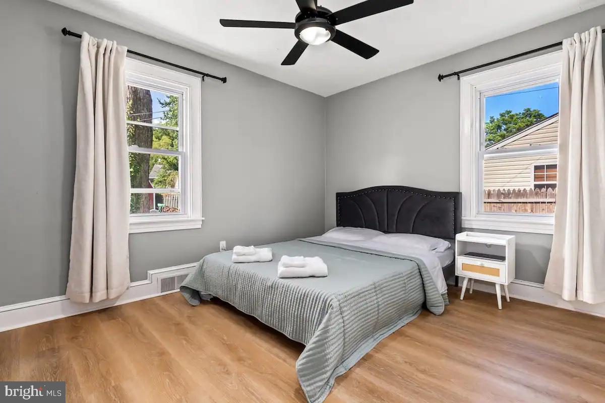 301 Beverley Place Edgewater, MD 21037 - Photo 37 of 42 Main floor bedroom