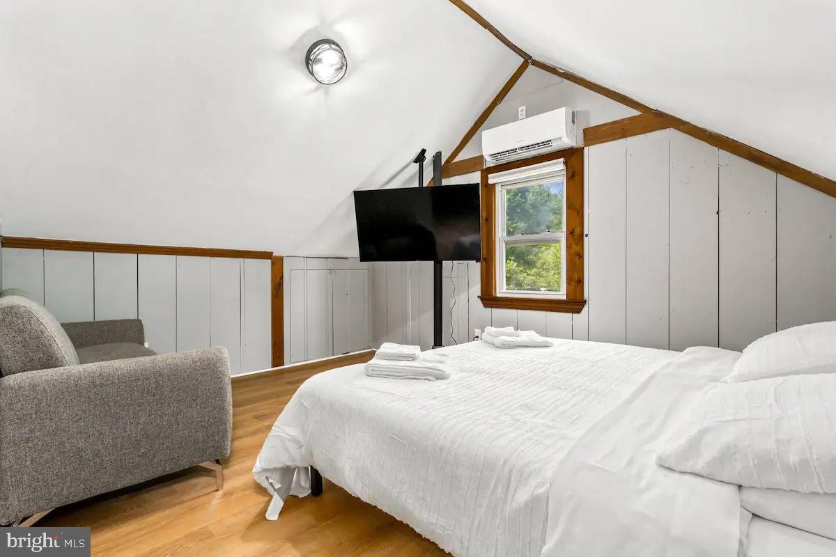 301 Beverley Place Edgewater, MD 21037 - Photo 10 of 42 Master bedroom Loft