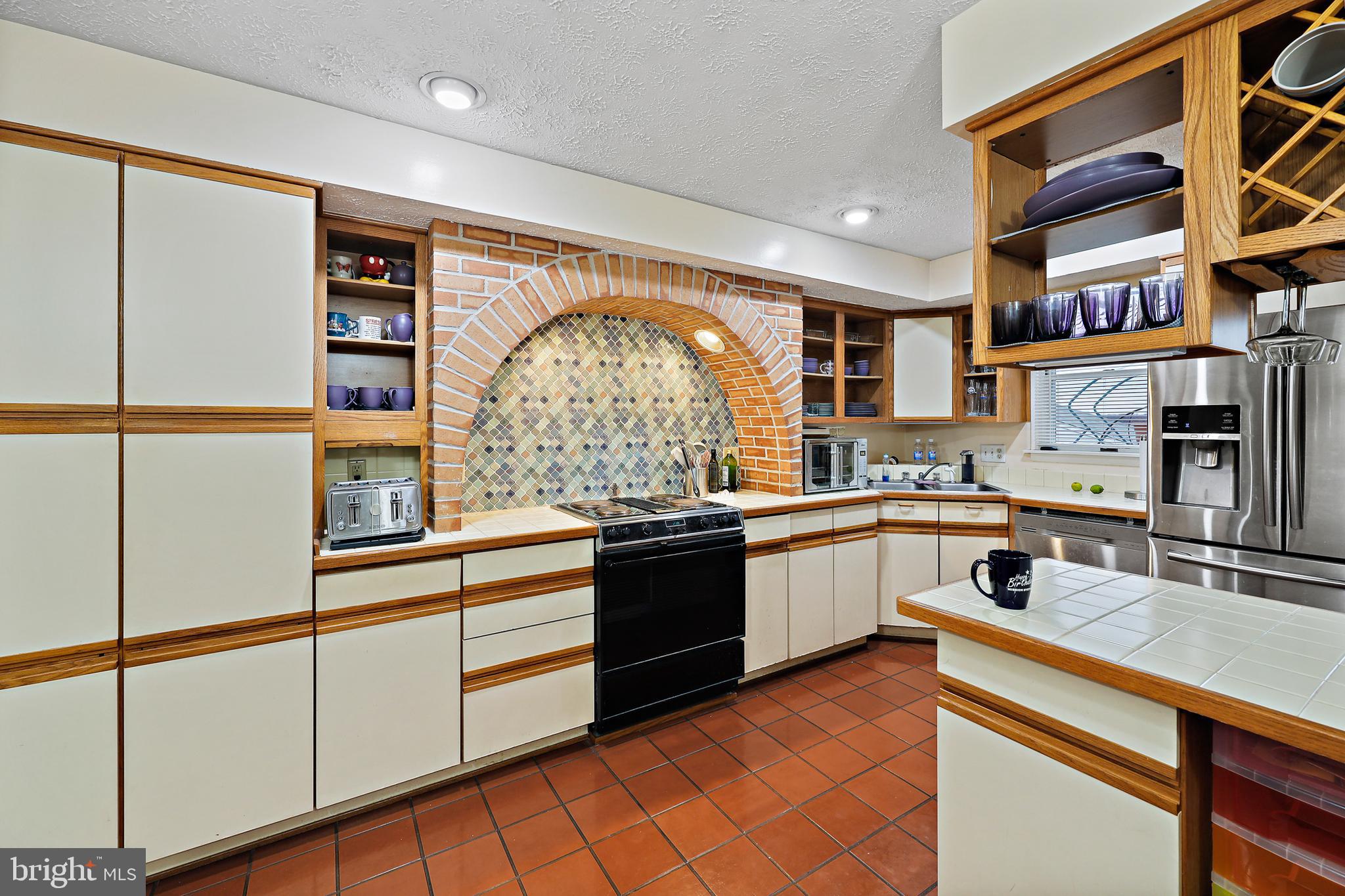 Tons of cabinet space