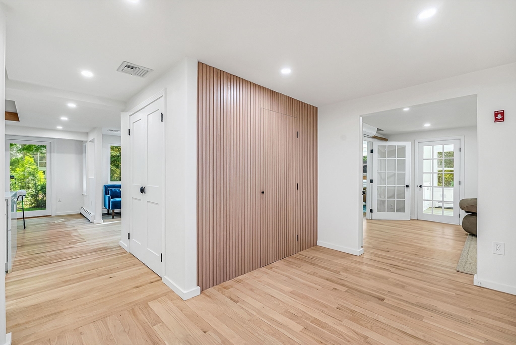 31 Alba Road Wellesley, MA 02481 - Photo 4 of 32