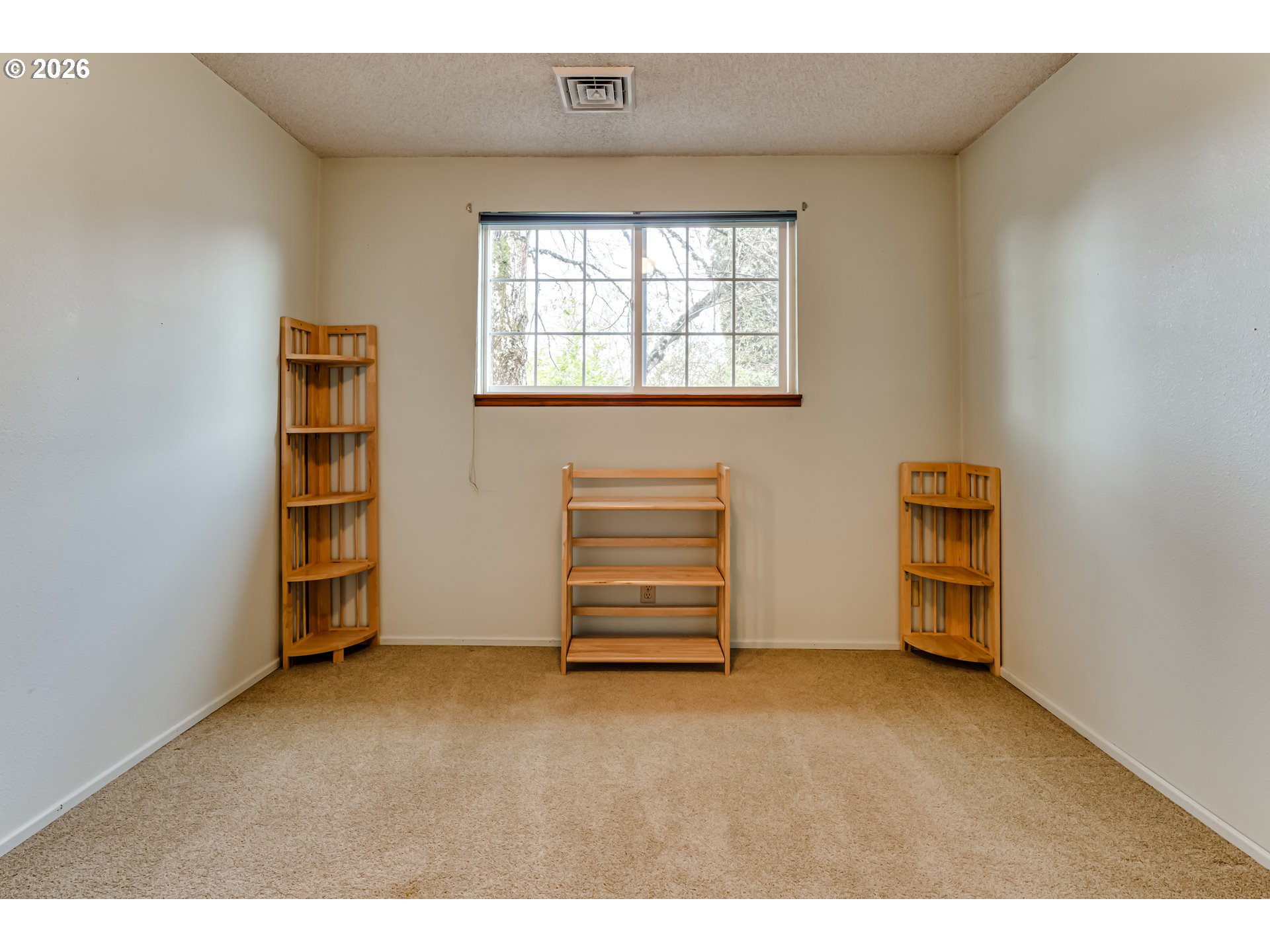 1230 Debrick Road Eugene, OR 97401 - Photo 21 of 30 Bedroom