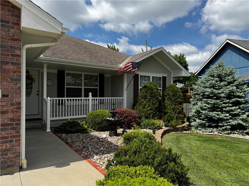 714 Ridge Crest Drive Raymore, MO 64083 - Photo 4 of 46