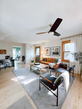 $2,900 | 1116 Adelia Street, Downers Grove, IL 60516
