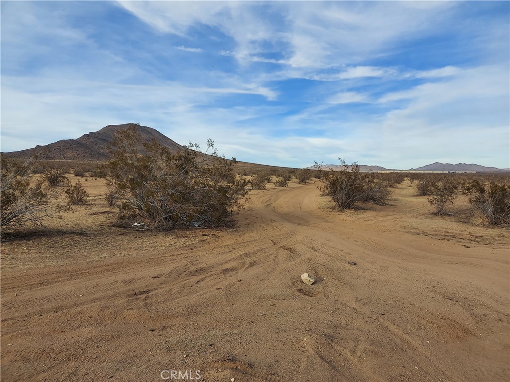 0 Corwin Parcel Road, Unit 47234111 Apple Valley, CA 92307 - Photo 1 of 1 view of lot to the north