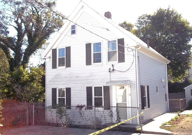 $3,000 | 13 Howland Street, Unit 1, Plymouth, MA 02360