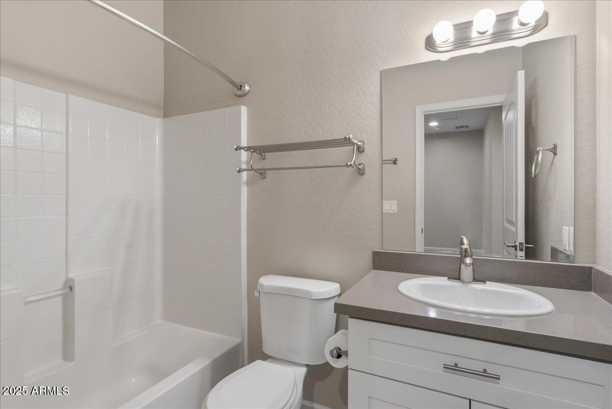 1406 West Main Street, Unit 117 Mesa, AZ 85201 - Photo 16 of 27 19-Red_Hog_Media_1406 W Main St #117