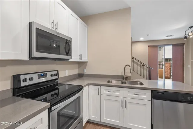 $2,000 | 1406 West Main Street, Unit 117, Mesa, AZ 85201