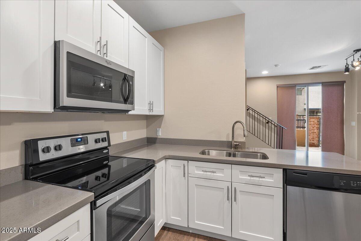 1406 West Main Street, Unit 117 Mesa, AZ 85201 - Photo 7 of 27 10-Red_Hog_Media_1406 W Main St #117