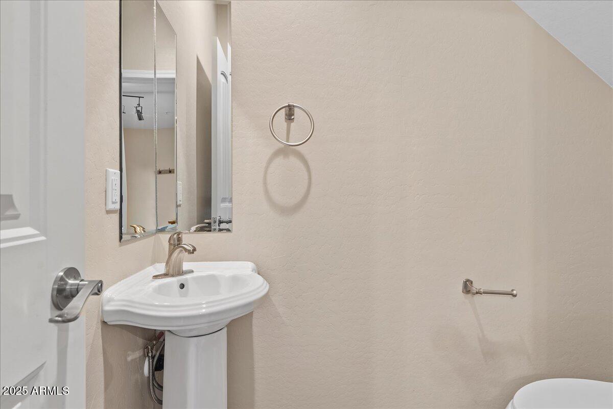 1406 West Main Street, Unit 117 Mesa, AZ 85201 - Photo 9 of 27 12-Red_Hog_Media_1406 W Main St #117