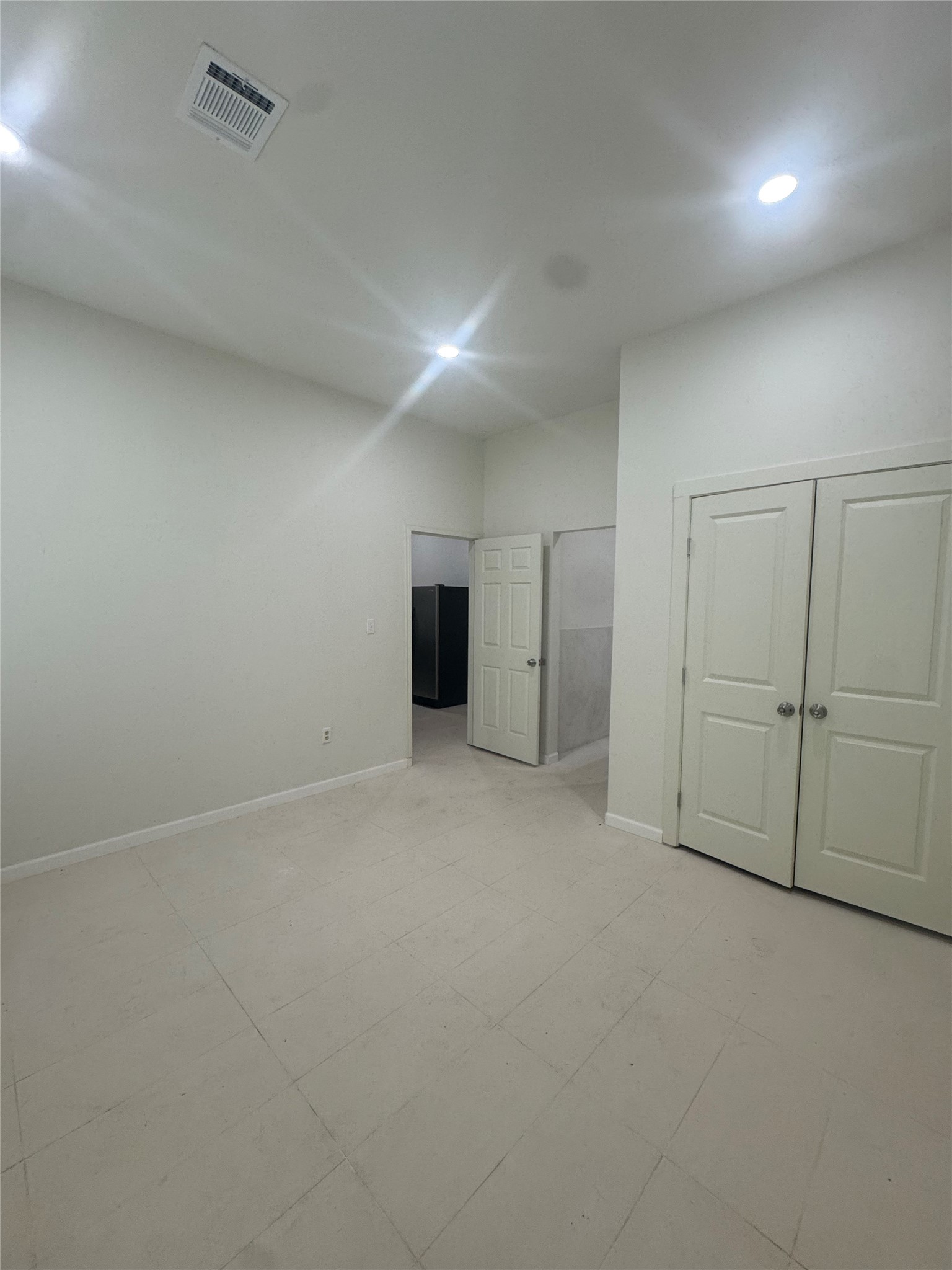1443 Willow Rock Road Houston, TX 77088 - Photo 16 of 27 a view of an empty room