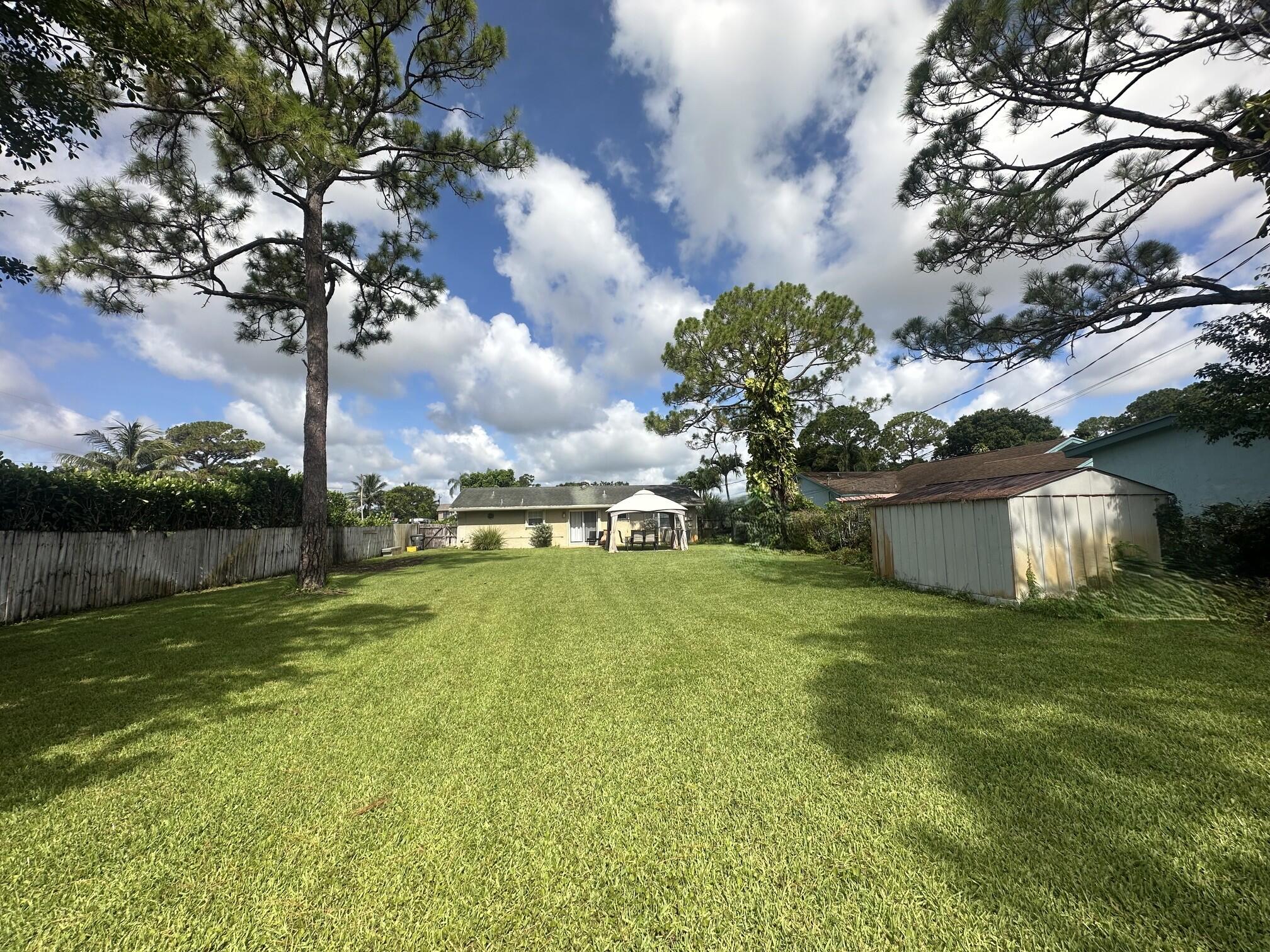 5586 3rd Road Lake Worth, FL 33467 - Photo 33 of 35 Yard
