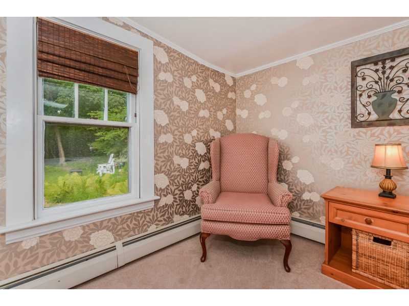 67 Weaver Road North Kingstown, RI 02852 - Photo 7 of 24 Living Room.