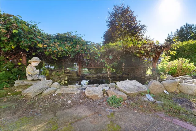 $549,900 | 784 Victory Highway, North Smithfield, RI 02896