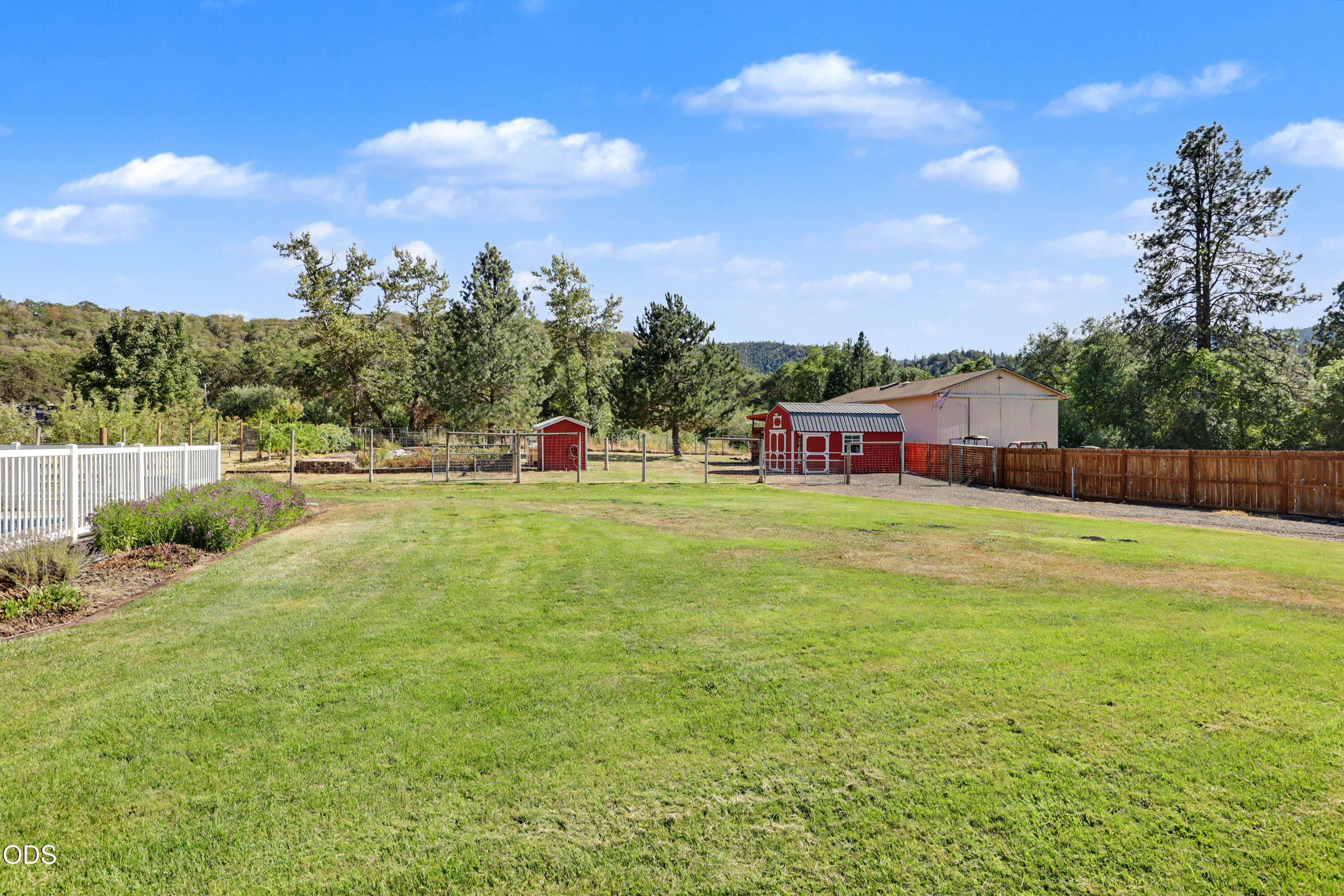 6575 Old Stage Road Central Point, OR 97502 - Photo 49 of 58