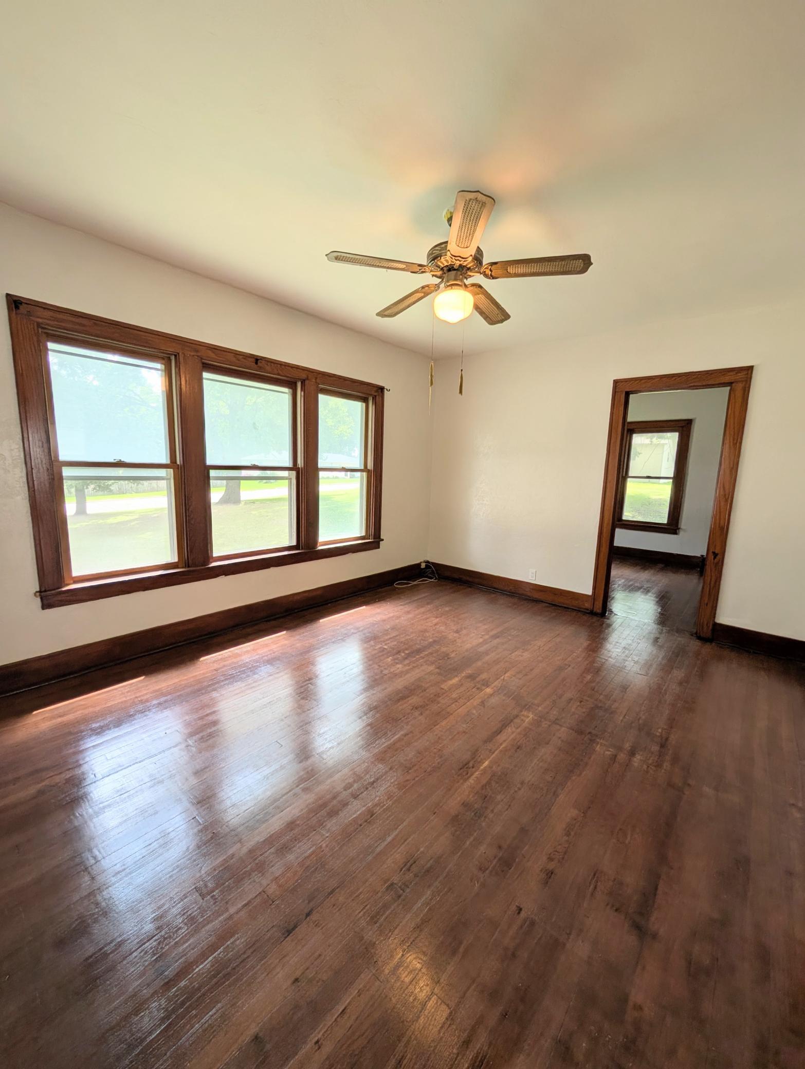 714 Main Street Emmons, MN 56029 - Photo 4 of 20