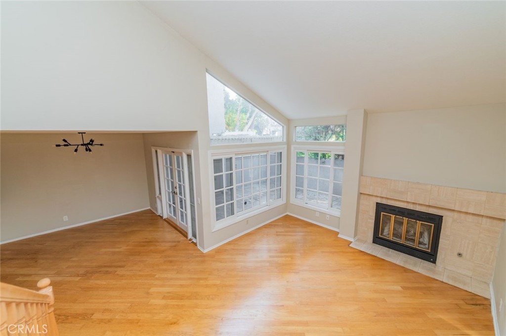 96 Stanford Court Irvine, CA 92612 - Photo 7 of 24 family /living room