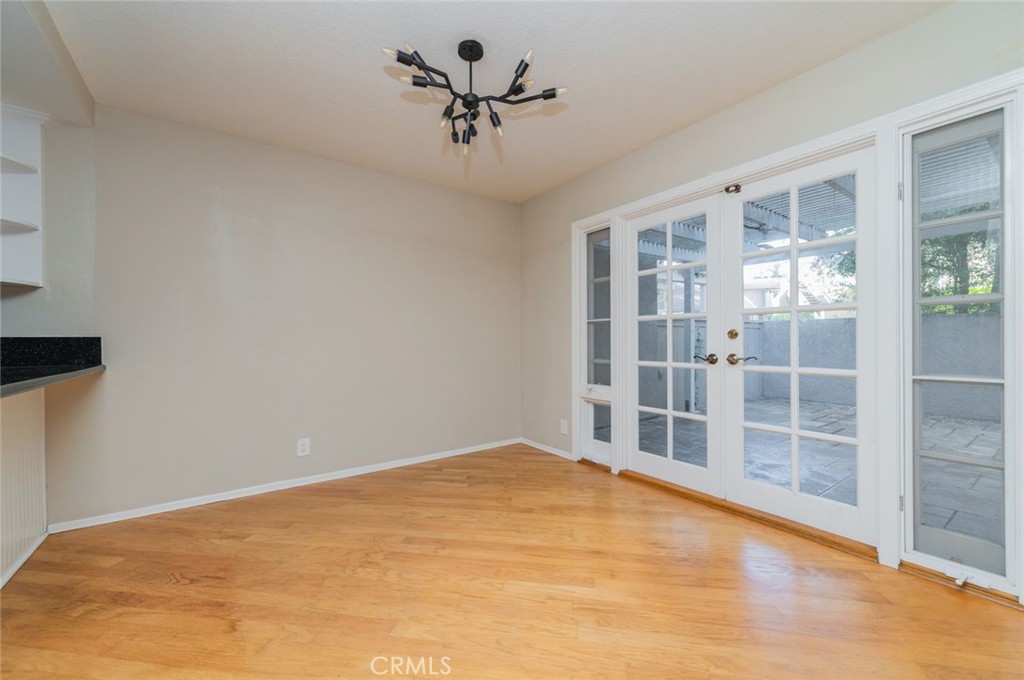 96 Stanford Court Irvine, CA 92612 - Photo 8 of 24 Dinning room