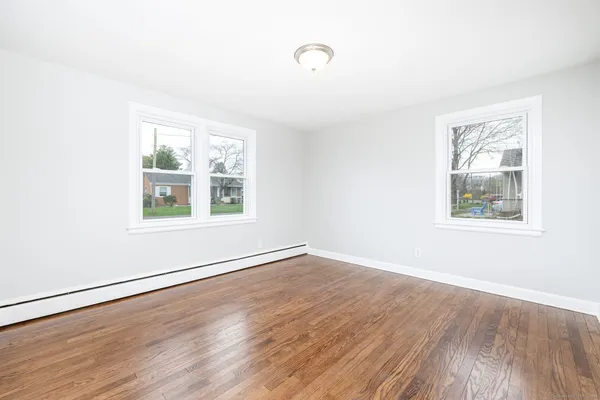 $2,900 | 238 James Street, Newington, CT 06111