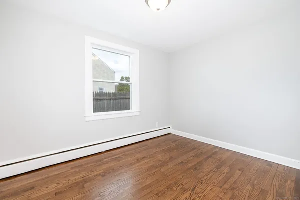 $2,900 | 238 James Street, Newington, CT 06111