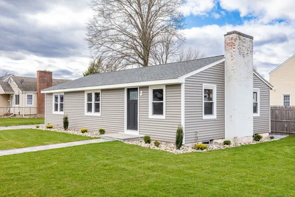 $2,900 | 238 James Street, Newington, CT 06111