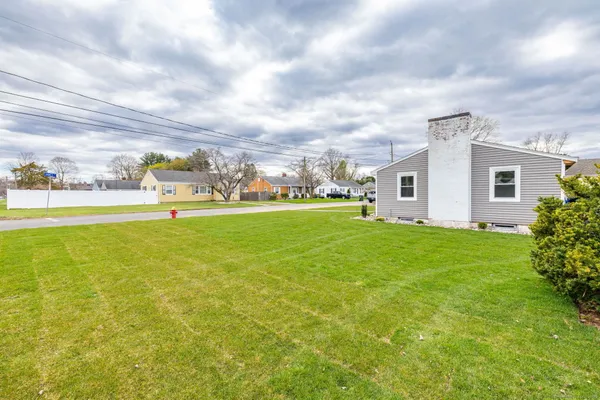 $2,700 | 238 James Street, Newington, CT 06111