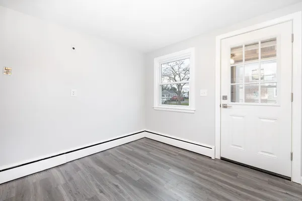 $2,900 | 238 James Street, Newington, CT 06111